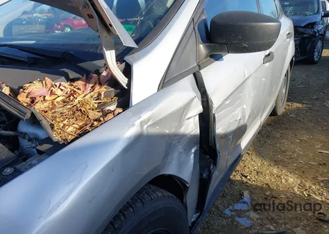 2016 Ford Focus S z USA, uszkodzony, nr VIN 1FADP3E22GL393801